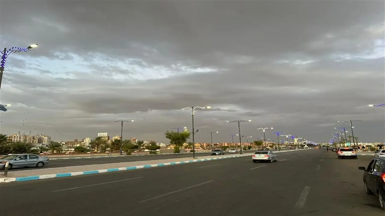 إعلان جديد.. الأرصاد تتوقع ظواهر جوية غدًا مع أمطار غزيرة تؤدي لسيول